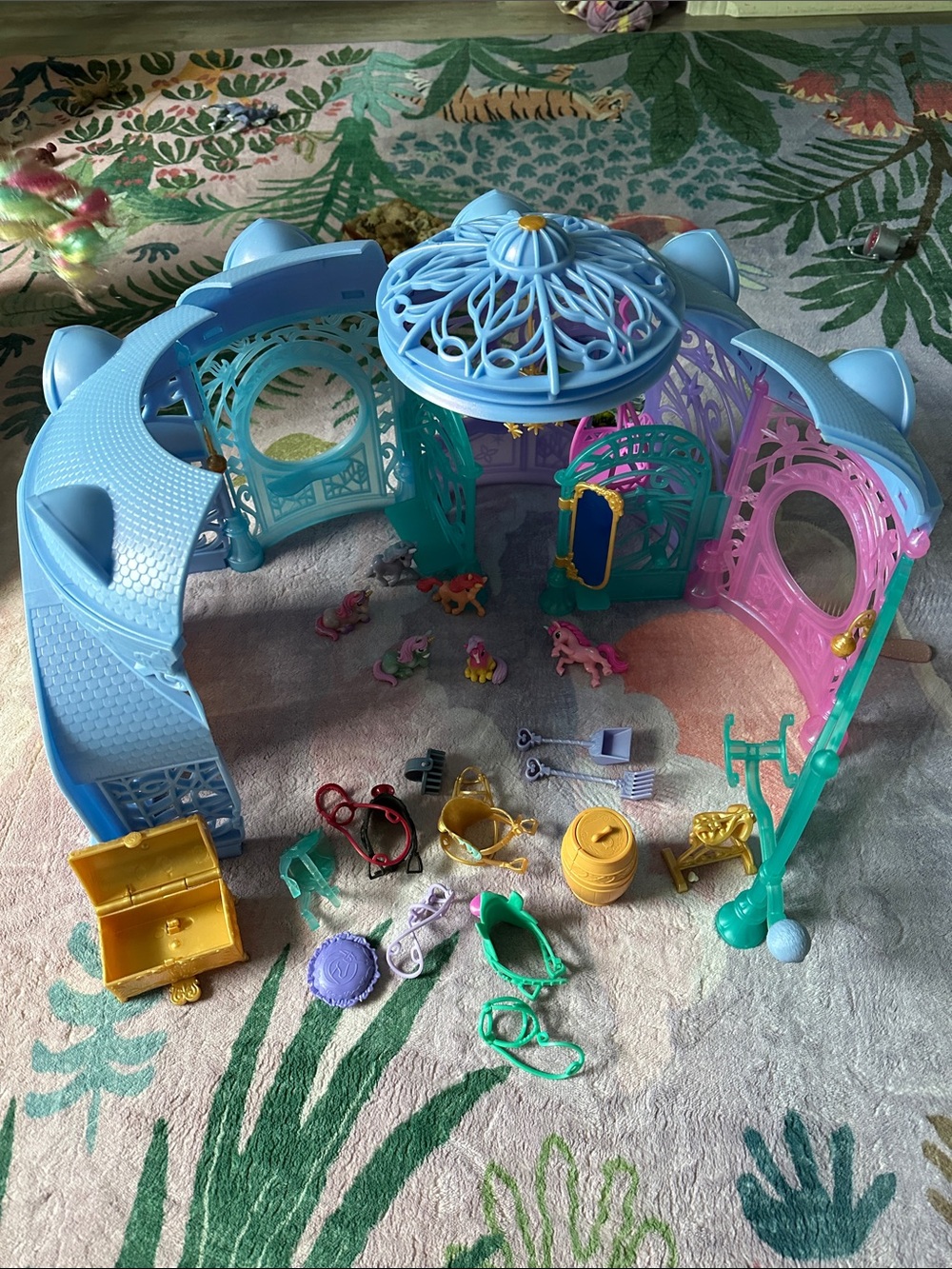 Unicorn Academy Bundle | Stable, Baby Unicorns, Accessories